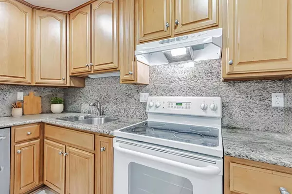 Mountain View, CA 94040,49 Showers DR #W203