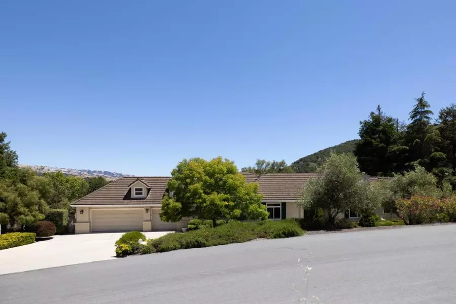 25317 Camino De Chamisal, Salinas, CA 93908