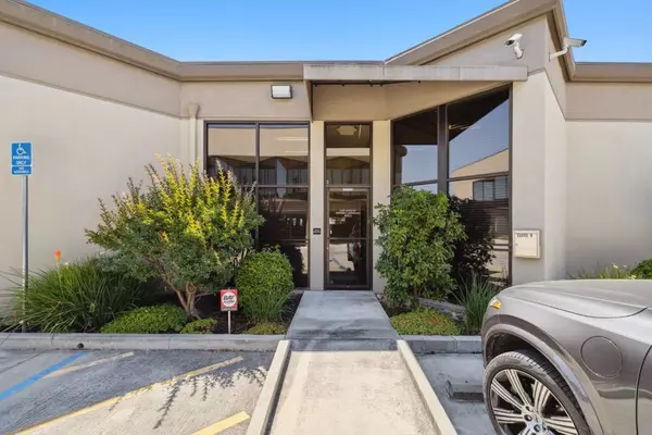 Redwood City, CA 94063,550 Price AVE