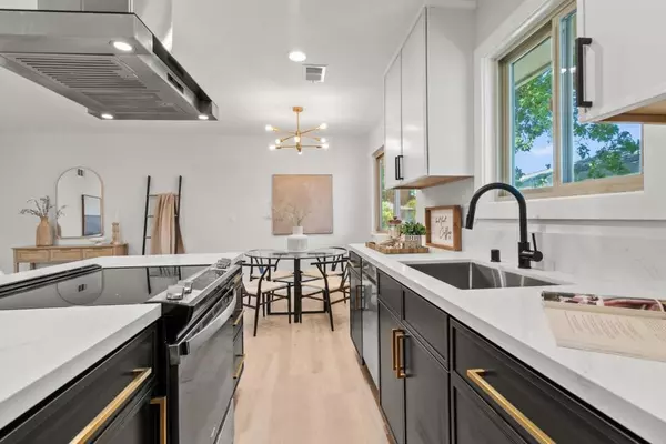 Campbell, CA 95008,225 Gomes CT #4