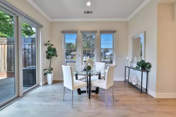 Los Gatos, CA 95032,102 Hildebrand DR