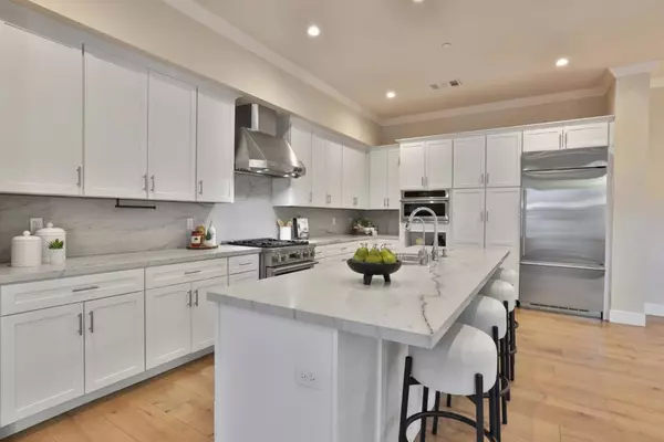 Los Gatos, CA 95032,102 Hildebrand DR