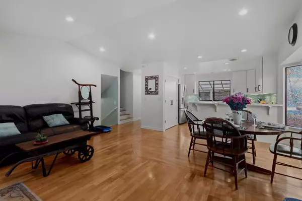 Royal Oaks, CA 95076,1458 Oakleaf DR