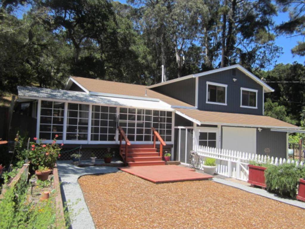 1458 Oakleaf DR, Royal Oaks, CA 95076