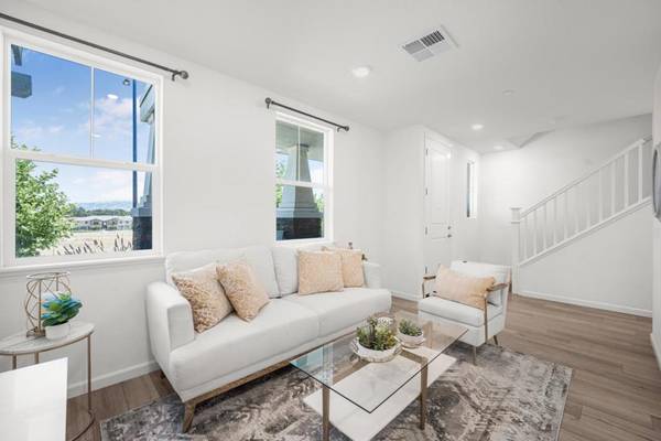 Gilroy, CA 95020,1387 Ores WAY