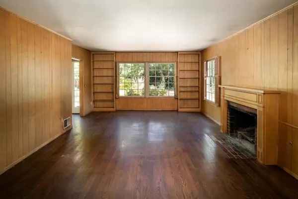 Atherton, CA 94027,2 Bassett LN