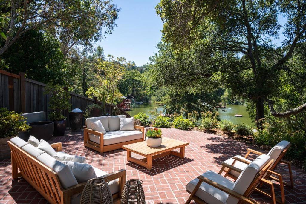 Redwood City, CA 94062,602 Vista DR