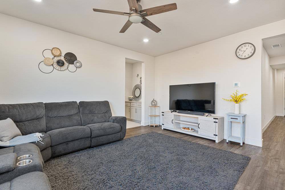 Tracy, CA 95377,7221 Diamond AVE