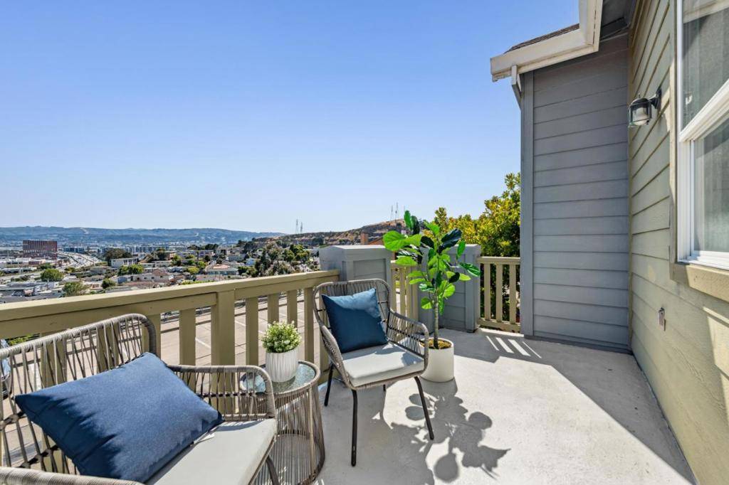 South San Francisco, CA 94080,58 Pointe View PL