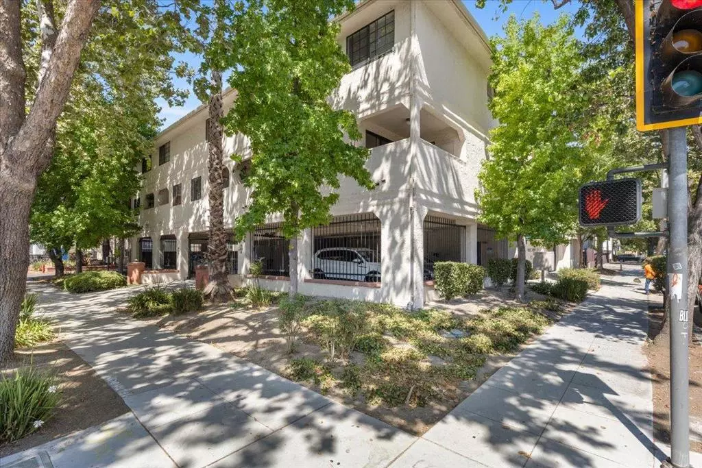 San Jose, CA 95112,384 S 11th ST