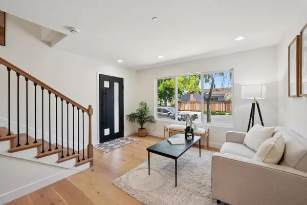 San Jose, CA 95129,7162 Bark LN