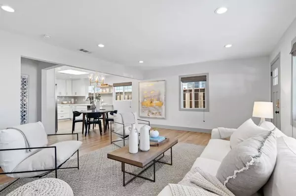 Redwood City, CA 94063,616 Douglas AVE