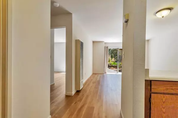Santa Cruz, CA 95062,120 Vista Prieta CT