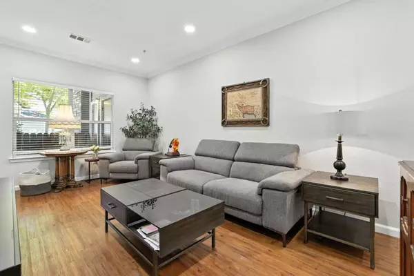 Antelope, CA 95843,8434 Walerga RD #1011