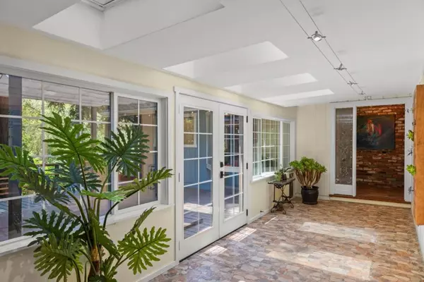 Ben Lomond, CA 95005,660 Dickinson AVE