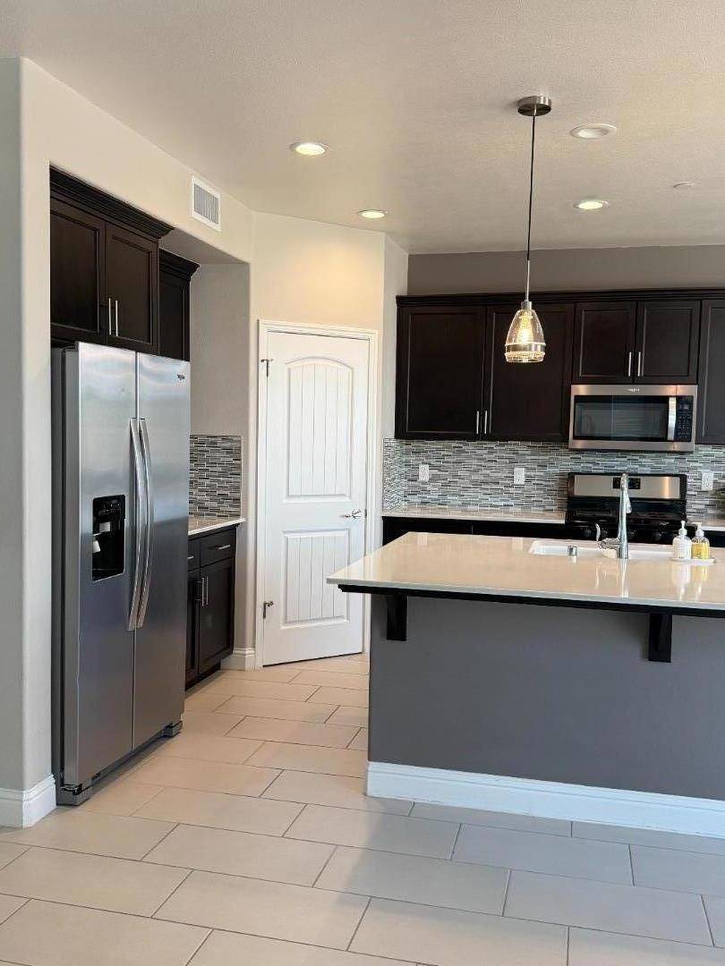 Clovis, CA 93619,3963 Morris