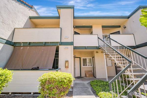 3011 Risdon DR #8, Union City, CA 94587