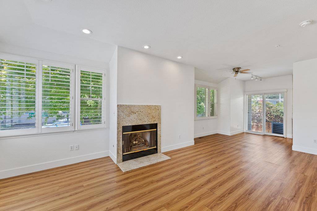 Santa Cruz, CA 95060,136 Neary ST