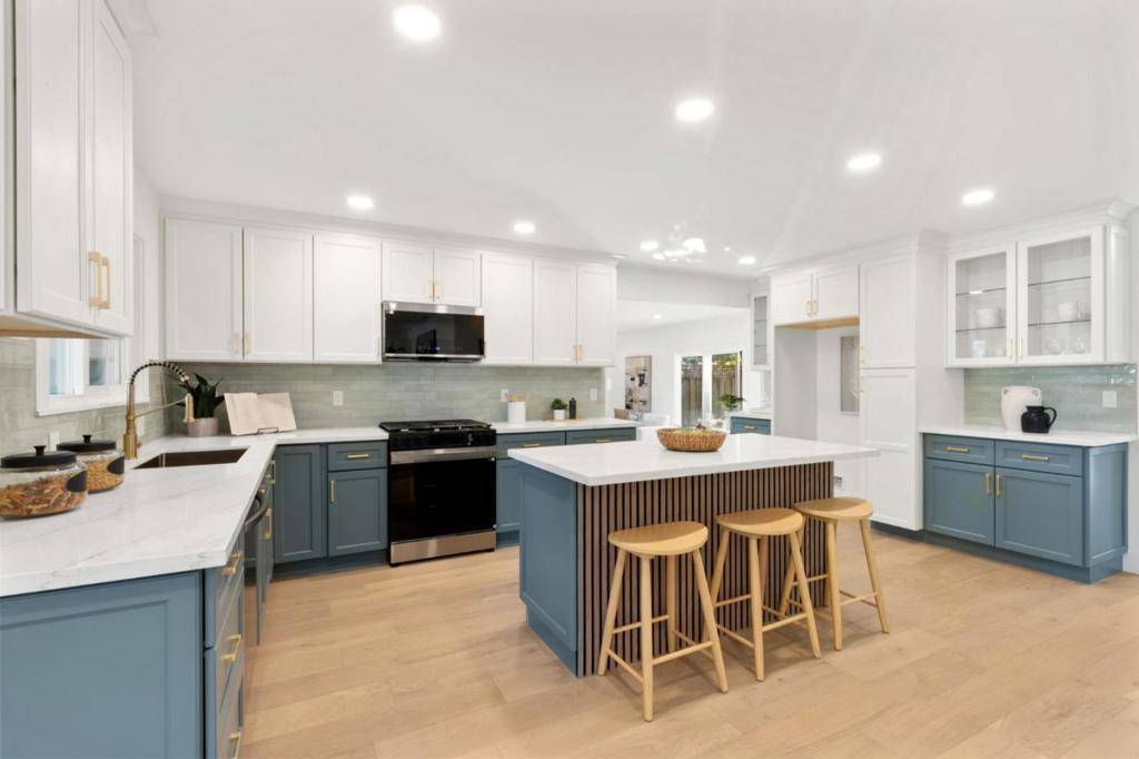 Campbell, CA 95008,3719 Century DR