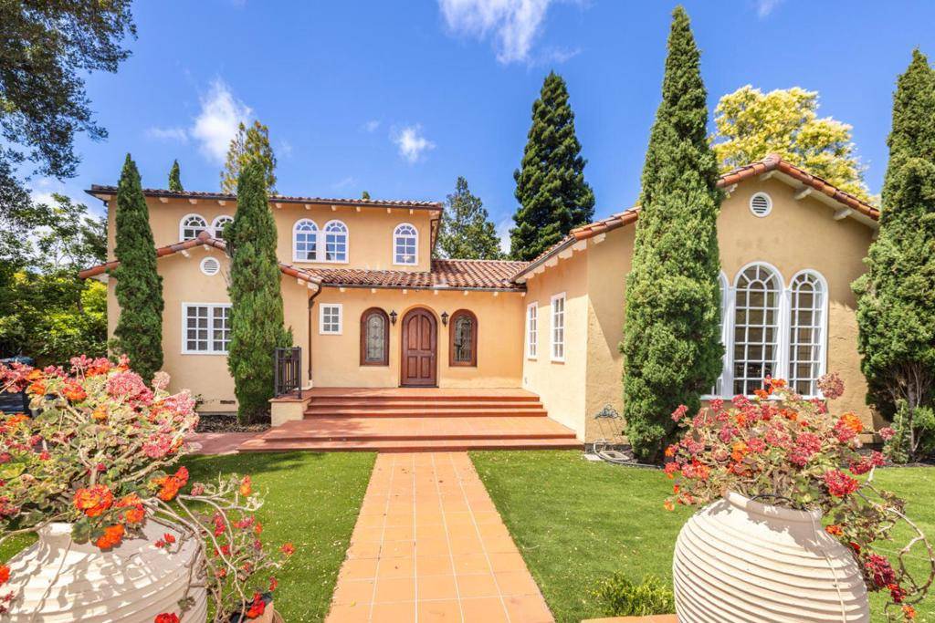 Hillsborough, CA 94010,206 El Cerrito