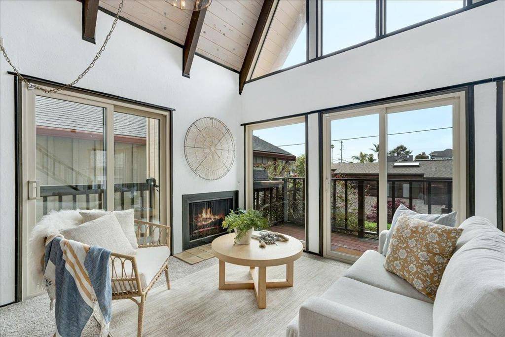 Santa Cruz, CA 95062,208 Brook AVE