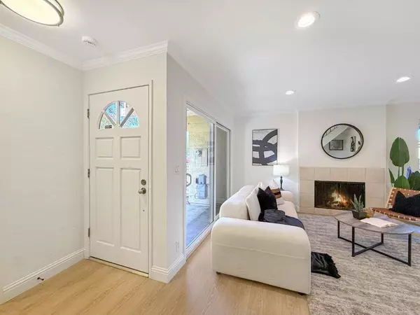 Sunnyvale, CA 94087,125 Connemara WAY #98