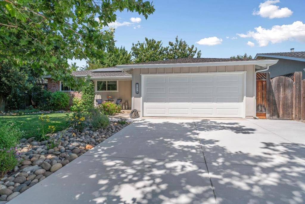 Los Gatos, CA 95032,207 Thomas DR