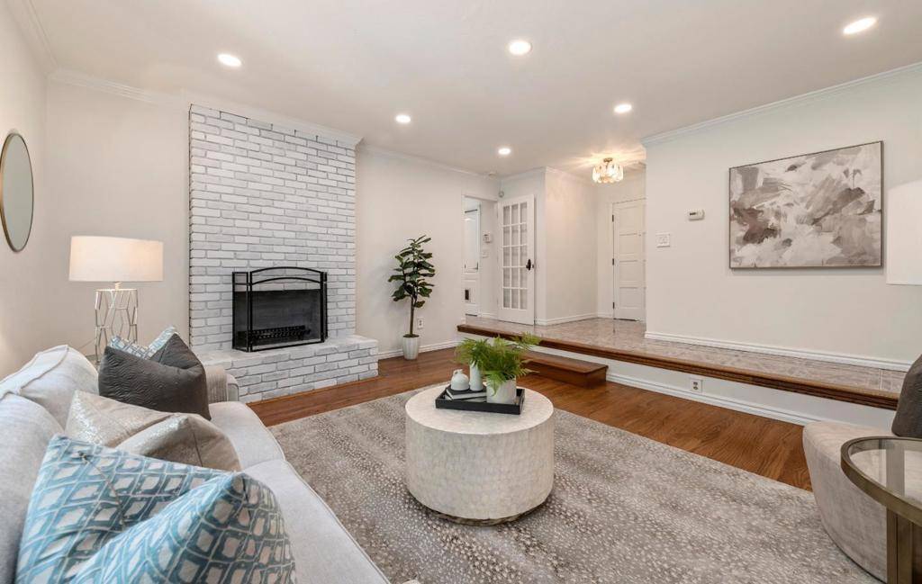 Los Gatos, CA 95032,207 Thomas DR