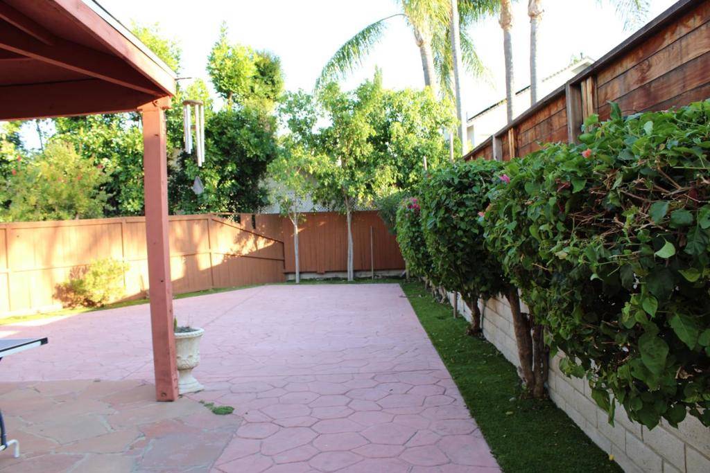 Tarzana, CA 91335,18120 Jaguar CT