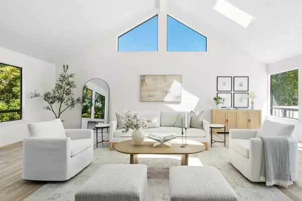 Aptos, CA 95003,607 Saint Andrews DR