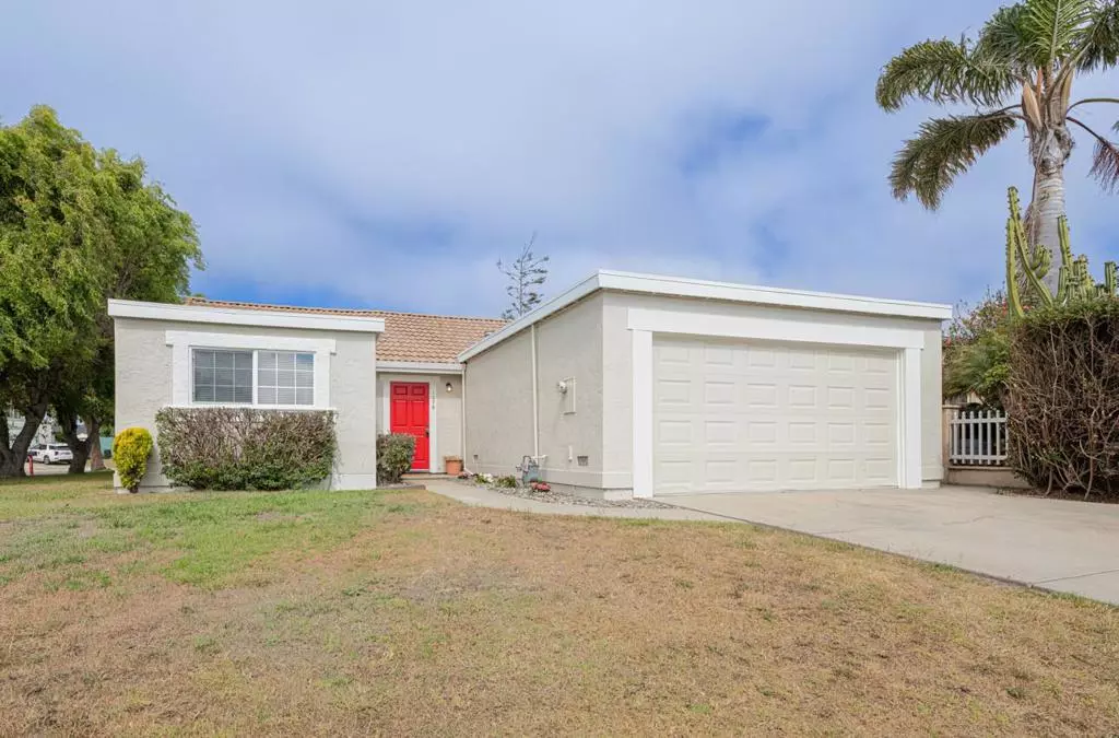 Salinas, CA 93907,1076 Sherman DR