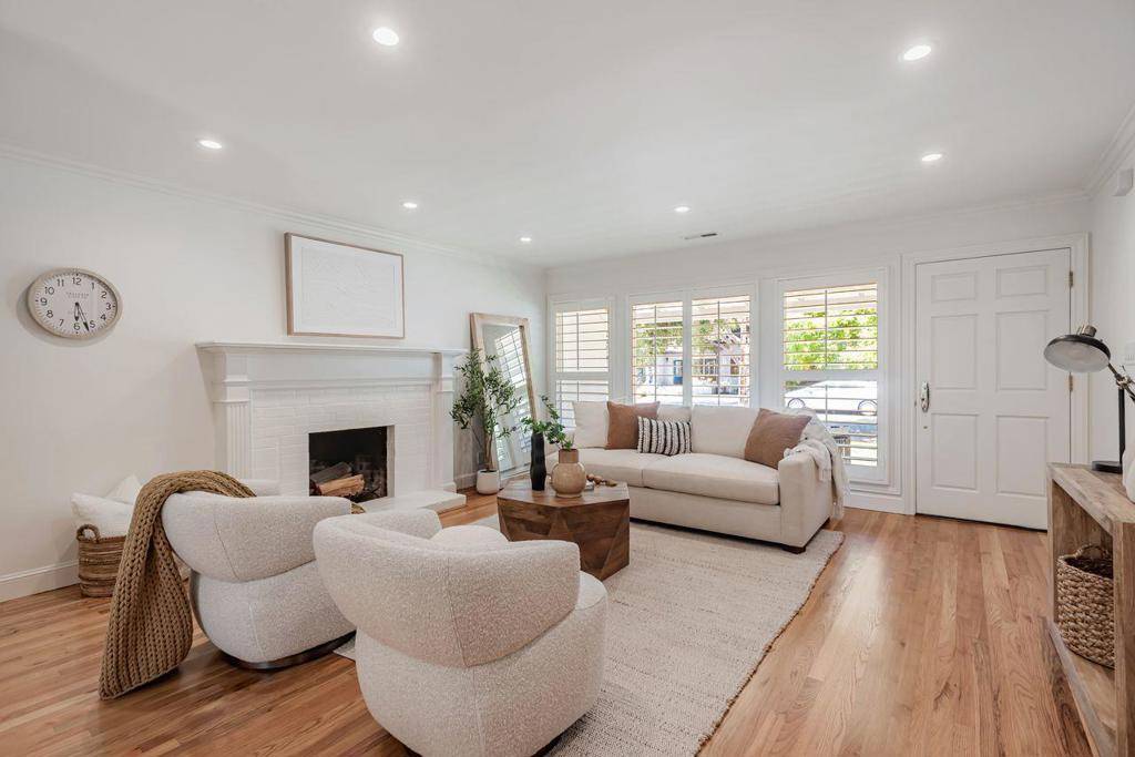 Menlo Park, CA 94025,916 Peggy LN
