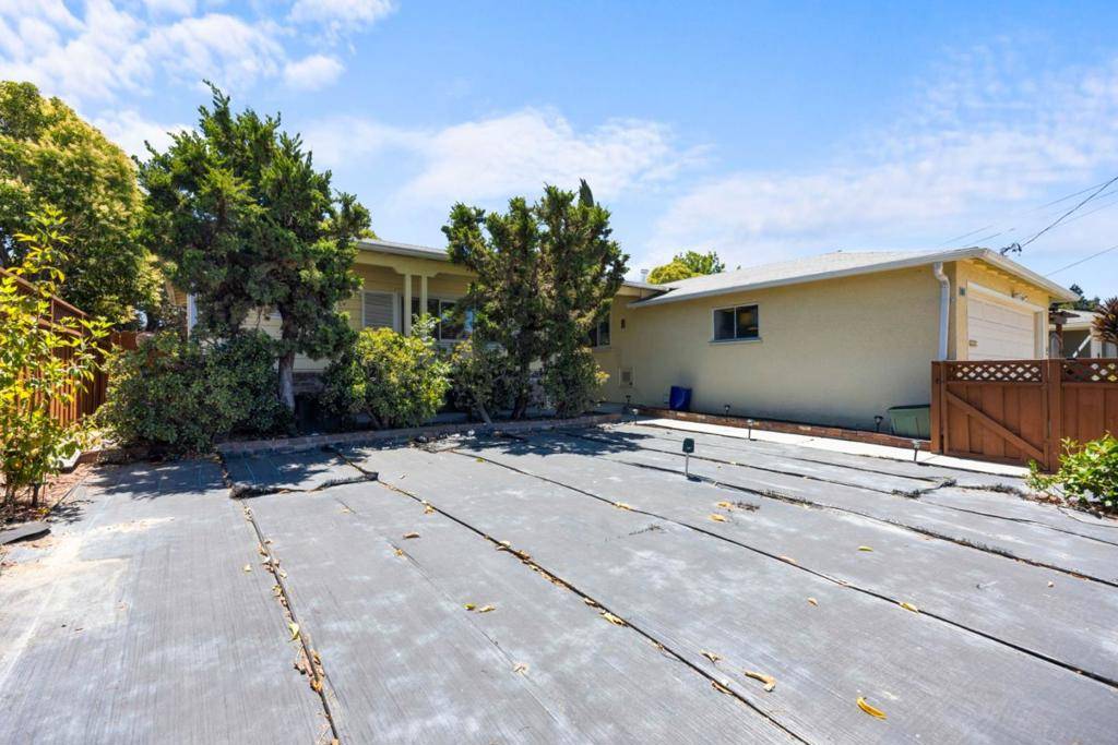 Hayward, CA 94544,88 Newhall ST