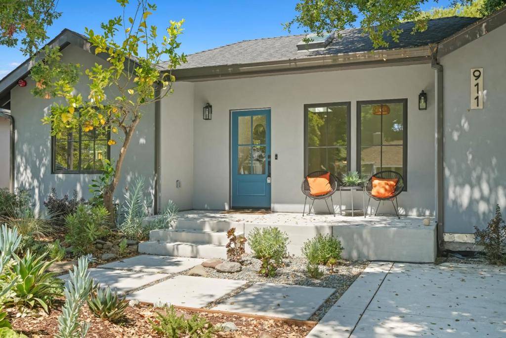 911 Peggy LN, Menlo Park, CA 94025