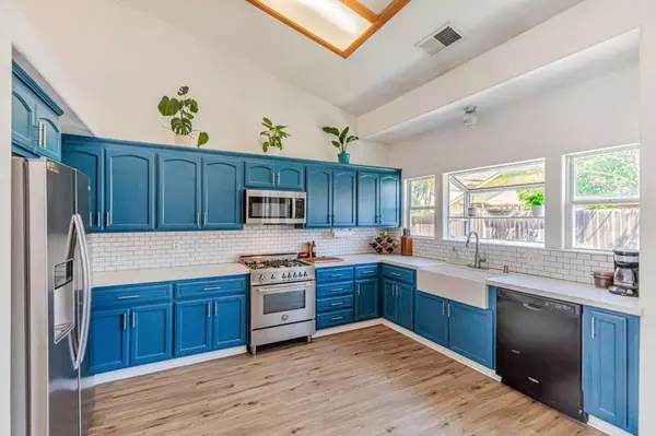 Hollister, CA 95023,740 Alissa CT