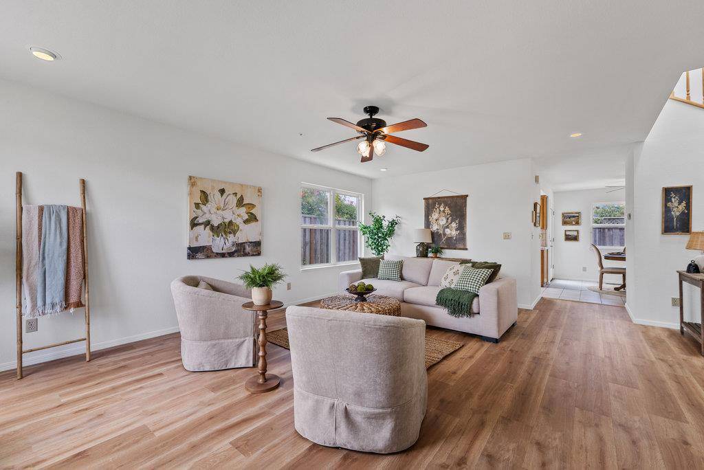 Santa Cruz, CA 95060,320 Errett CIR