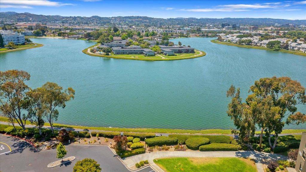 Foster City, CA 94404,840 Sea Spray LN #109