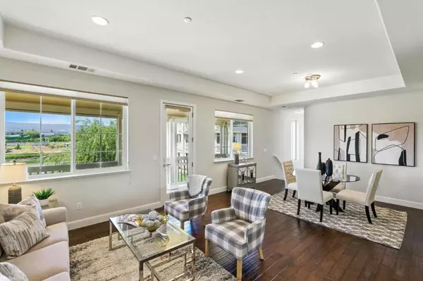 Redwood City, CA 94063,636 Fan Tail WAY #905