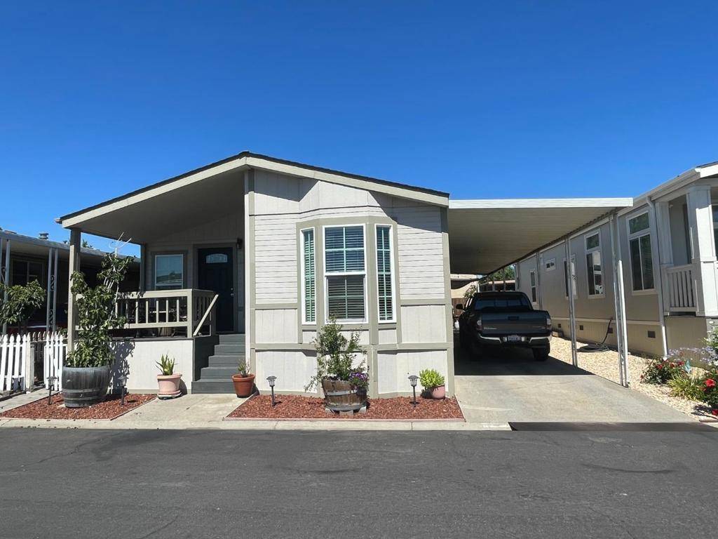 Gilroy, CA 95020,500 W 10th ST #61