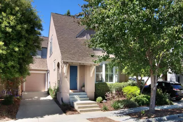 128 Robinson LN, Santa Cruz, CA 95060