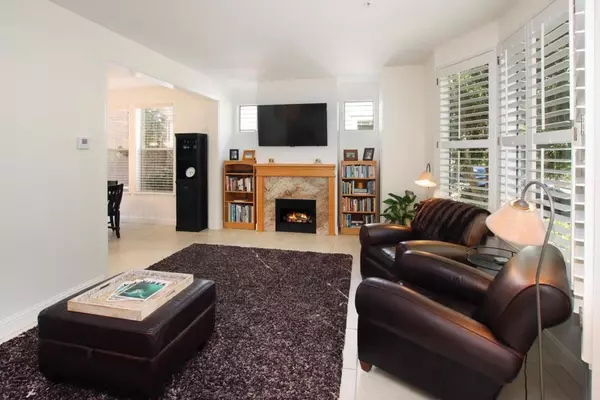 Santa Cruz, CA 95060,128 Robinson LN