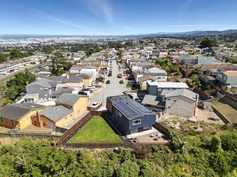 102 Dennis DR, Daly City, CA 94015