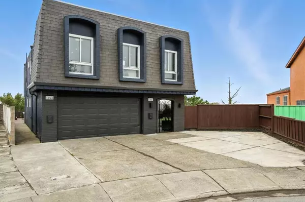 Daly City, CA 94015,102 Dennis DR