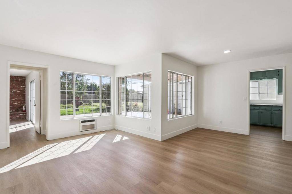 South El Monte, CA 91733,11247 Michael Hunt DR