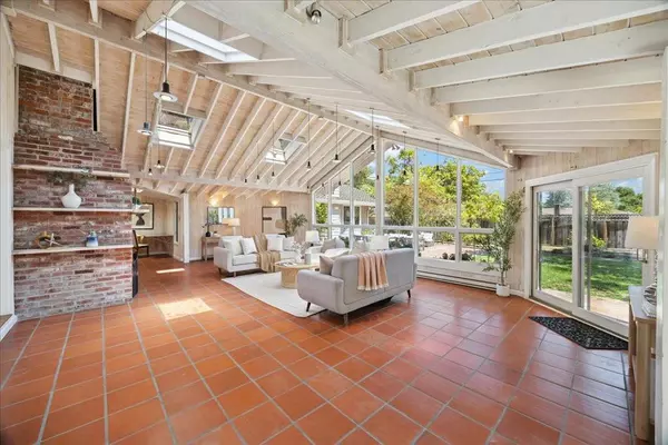 Saratoga, CA 95070,20345 Argonaut DR