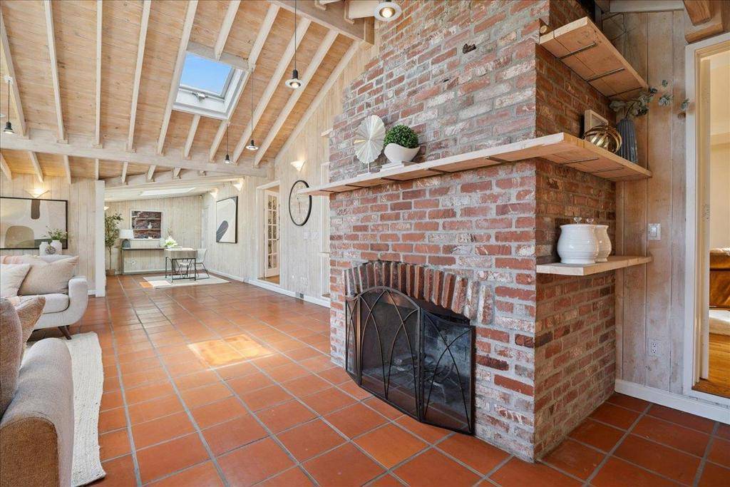 Saratoga, CA 95070,20345 Argonaut DR