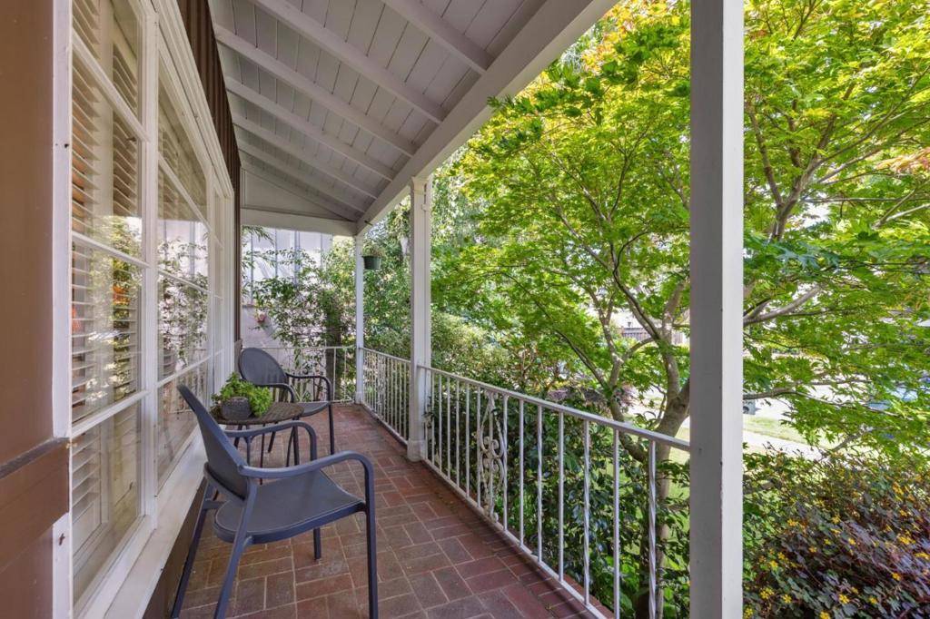 Burlingame, CA 94010,729 Plymouth WAY