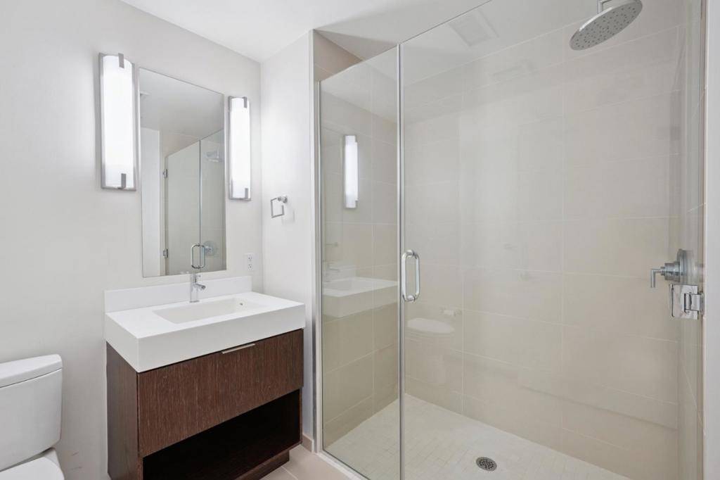 San Francisco, CA 94124,10 Innes CT #406