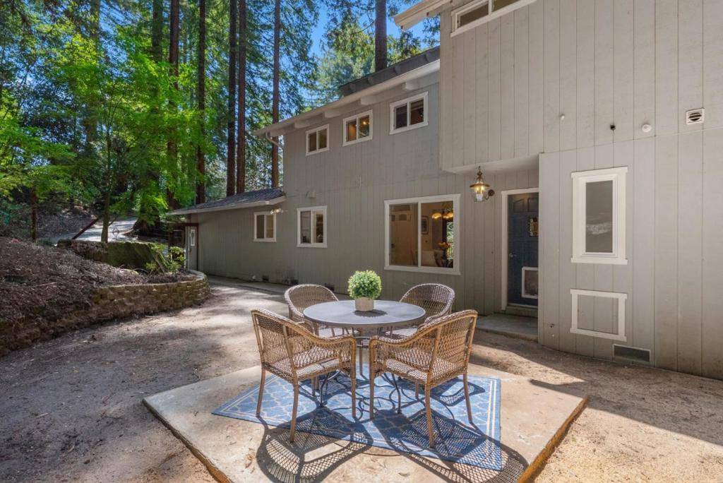 Los Gatos, CA 95033,16306 Redwood Lodge RD