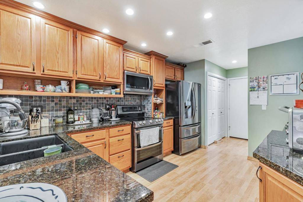 Morgan Hill, CA 95037,17165 Creekside CIR